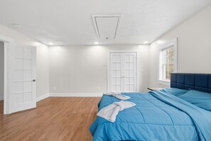 Room - Soothing 1-bedroom apartment in Plymouth near the beach (Plymouth)