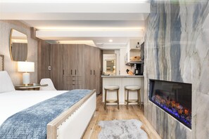 1 bedroom, free WiFi, bed sheets - Modern & Cozy Studio Suite in the Heart of Downtown Aspen - Steps From Gondola! (Aspen)