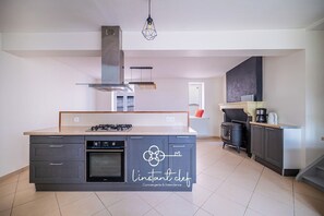 Fridge, microwave, oven, dishwasher - A bucolic charm, a garden, and a cozy mezzanine (Parigné-l'Évêque)