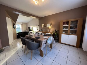 Dining - The perfect getaway with a garden—5 minutes from the 24-hour race track (Le Mans)