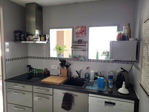 Coffee/tea maker, fridge, microwave, oven - The perfect getaway with a garden—5 minutes from the 24-hour race track (Le Mans)