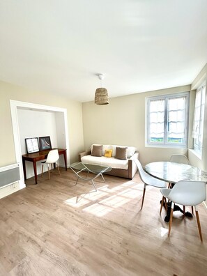 Living area - Vrbo Property (La Baule-Escoublac)