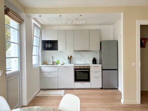 Private kitchen - Vrbo Property (La Baule-Escoublac)