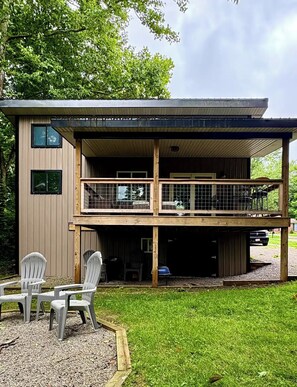 Property grounds - Cozy 1-bedroom house in marvelous Shelbyville with AC, Lake view, Fire Pit (Shelbyville)