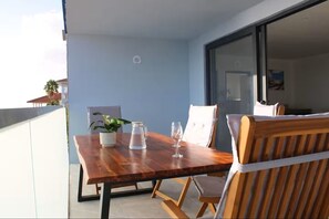 Outdoor dining - Vrbo Property (Jan Kok)