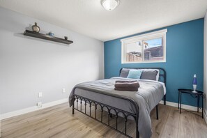 Room - The Mosaic Suite - Close To Stampede (Calgary)