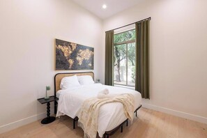 Room - Luxury Golf Course Villa by HomeSlice Stays (Scottsdale)