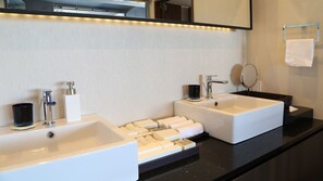 Bathroom - Grand Villa Cucule Ishigaki Island (Ishigaki)