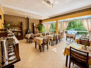Dining - Pousada nosso lar (Gramado)