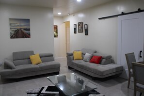 Smart TV - Cozy 1-bedroom apartment in perfect Covington with AC (Covington)