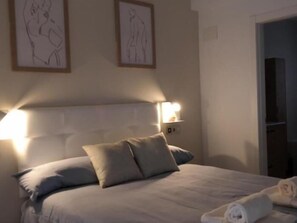 Room - Maribel Heritage Apartments for 4 people (Toledo)