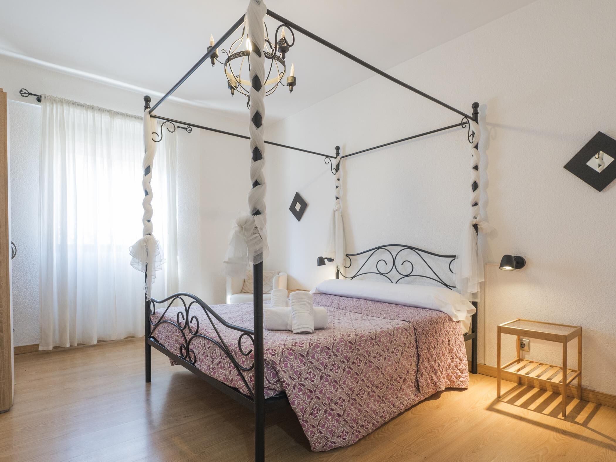 Iron/ironing board, internet, bed sheets