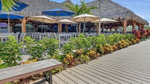 Restaurant - Cape Crossing 103 (Merritt Island)
