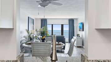 Apartment (2 Bedrooms) | Dining room