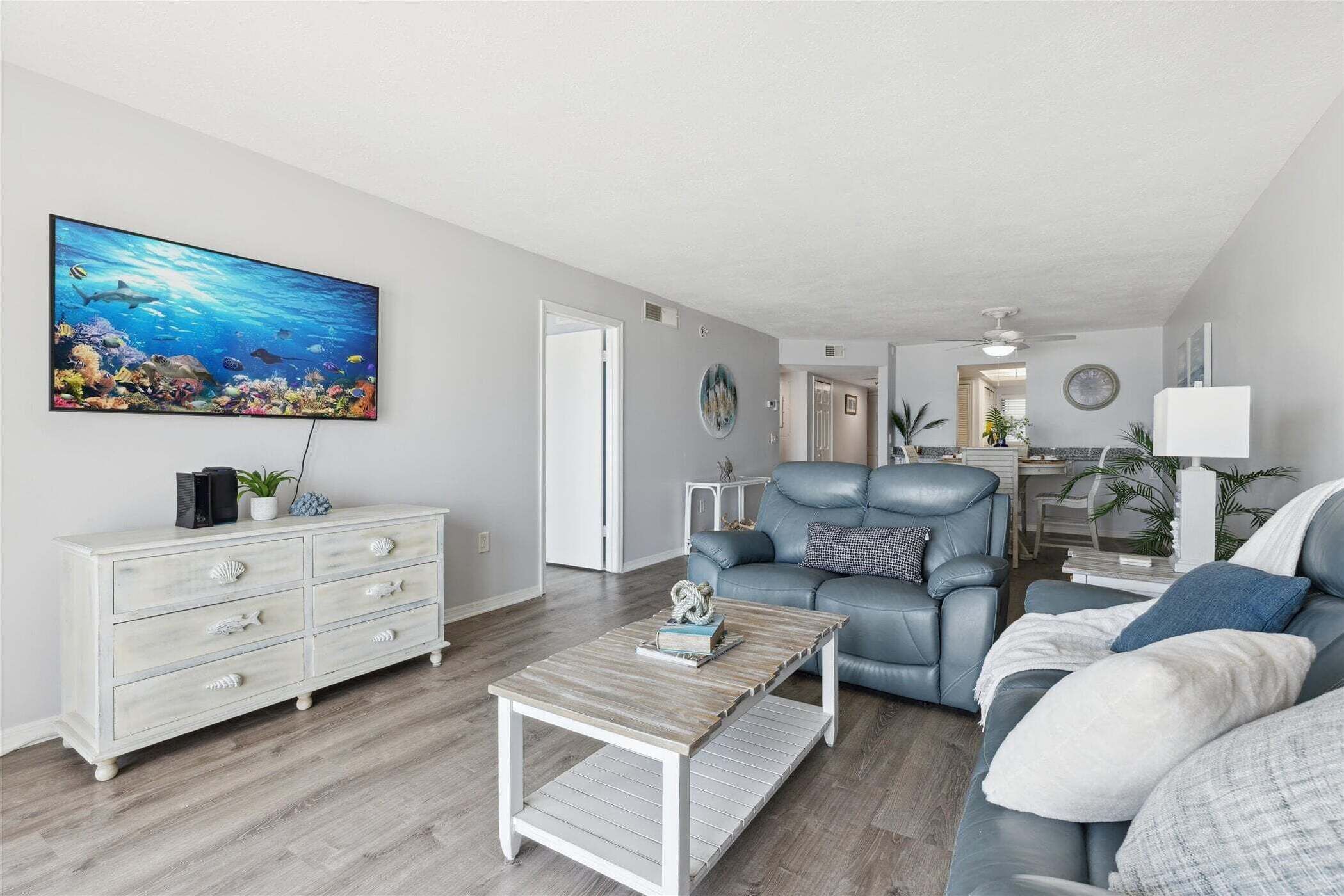 Apartment (2 Bedrooms) | Living area | 45-inch Smart TV with digital channels