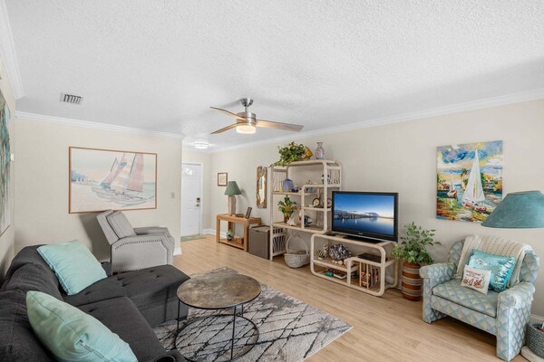 7904 Ridgewood Ave - Cocoa, FL