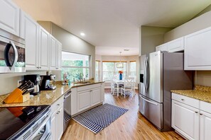 House (3 Bedrooms) | Dapur peribadi | Peti sejuk, ketuhar gelombang mikro, ketuhar, dapur 