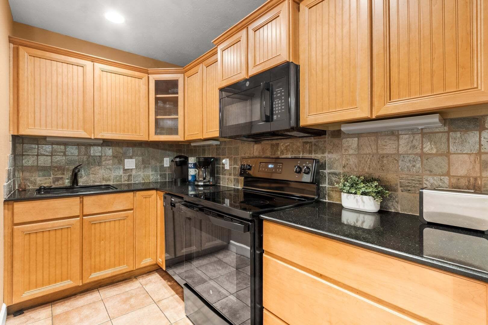 Apartamento (2 Bedrooms) | Cozinha privada | Geladeira, micro-ondas, fogão, cooktop