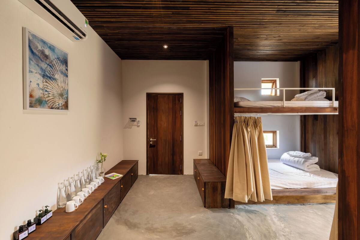 Dormitorio compartido, dormitorio mixto, vista al jardín | Wifi gratis