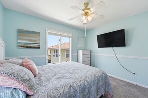 WiFi, bed sheets - Tide & Seek, 4 Bedroom 2 Bath Sleeps 8, 1 block to Beach or ICW (Topsail Beach)