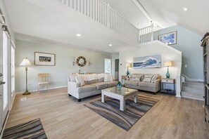 Smart TV, table tennis - Tide & Seek, 4 Bedroom 2 Bath Sleeps 8, 1 block to Beach or ICW (Topsail Beach)