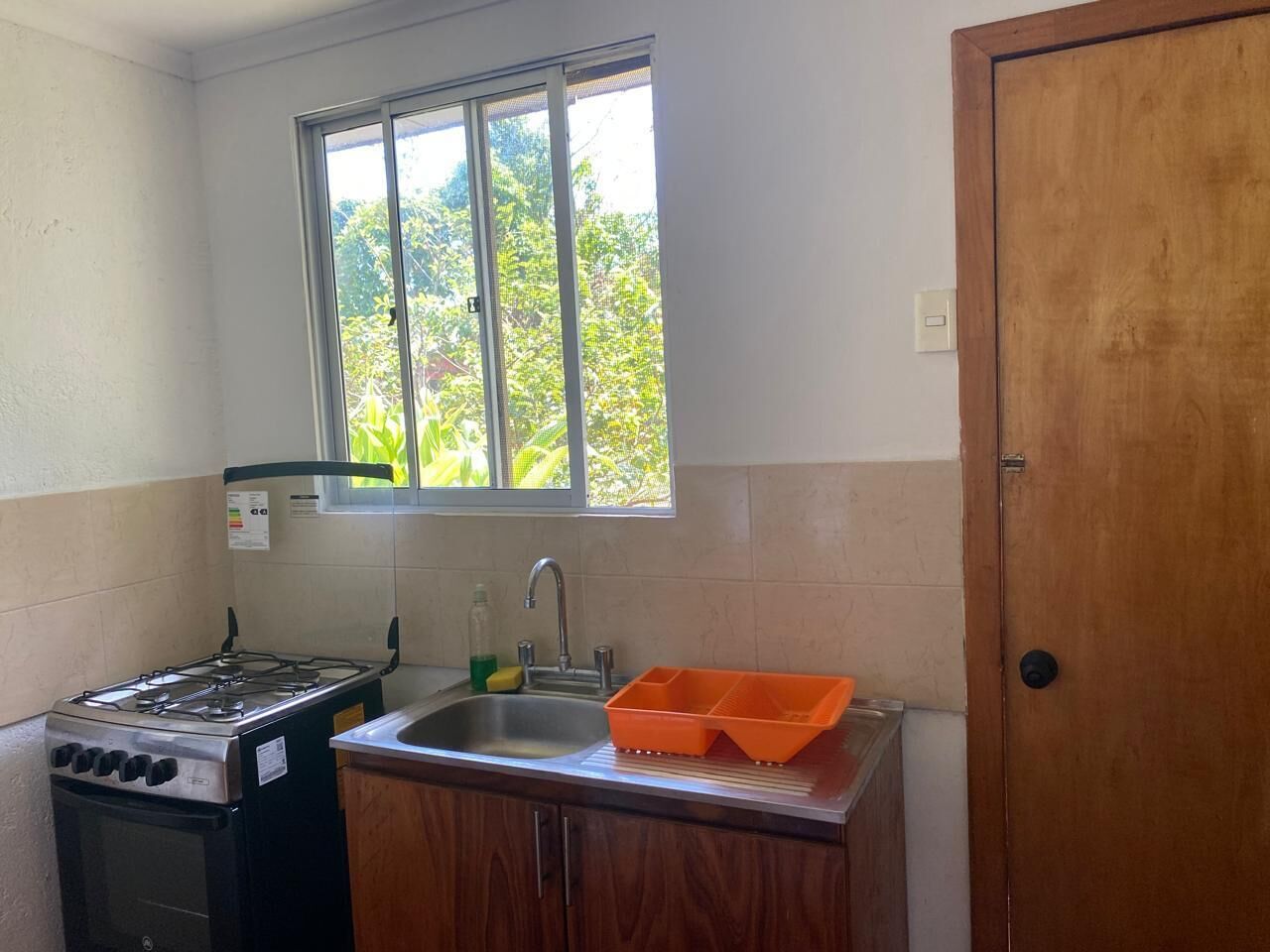 Deluxe Cabin, Patio, Garden View | Private kitchen