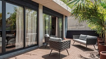 Condo presidencial, vista al patio | Terraza o patio