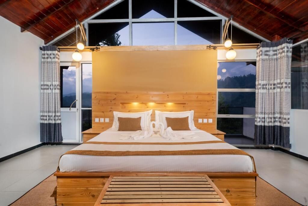 Quarto casal luxo, vista para a montanha | Espaço de trabalho para notebook, Wi-Fi de cortesia
