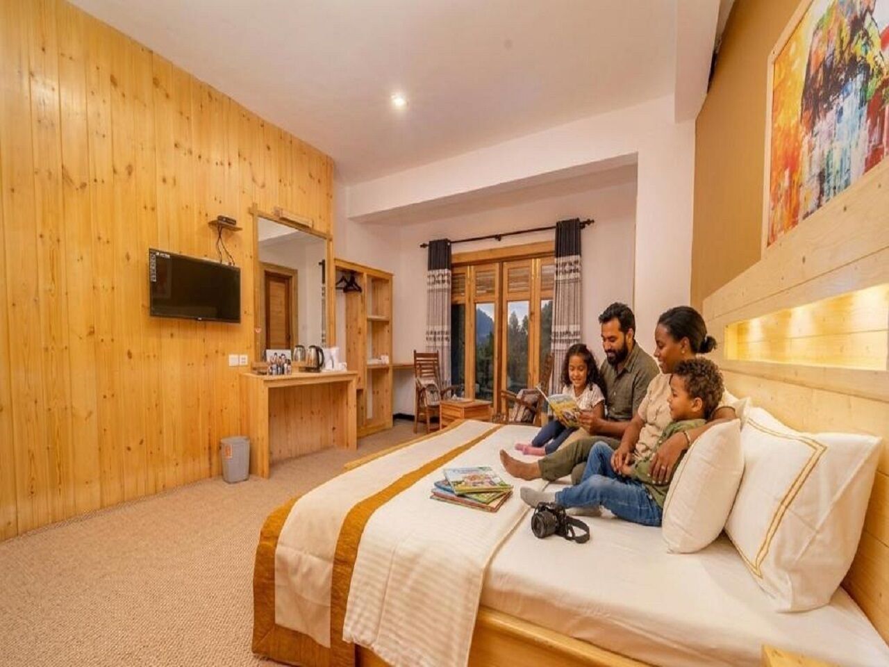 Quarto casal luxo, vista para a montanha | Espaço de trabalho para notebook, Wi-Fi de cortesia