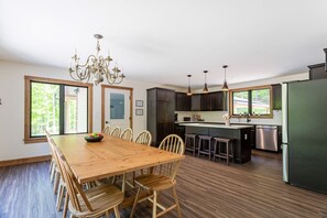 Dining - NEW: Gorgeous Grand Chalet w/ Hot Tub & Views (Catskill)