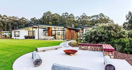 Modern Margaret River Escape with Firepit