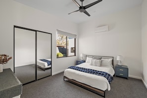 4 Schlafzimmer, Bügeleisen/Bügelbrett, kostenloses WLAN