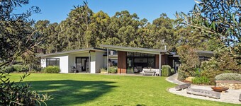 Timber & Tide Retreat - Modern Margaret River Escape with Firepit