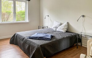 Travel crib, free WiFi - 3 bedroom gorgeous home in Holstebro (Holstebro)