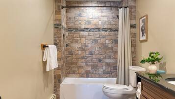 Rumah (5 Bedrooms) | Interior