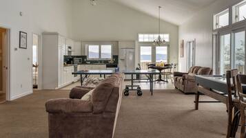 Rumah (5 Bedrooms) | Interior