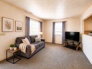 TV - Explore the Black Hills from This Cozy 2BR Stay (Rapid City)