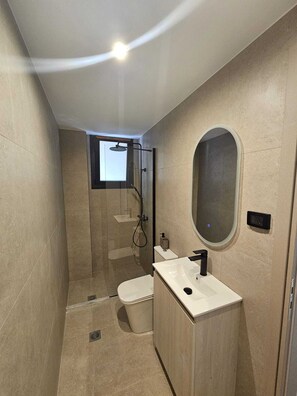 Shower, free toiletries, hair dryer, towels - Ormos Piraeus (Piraeus)