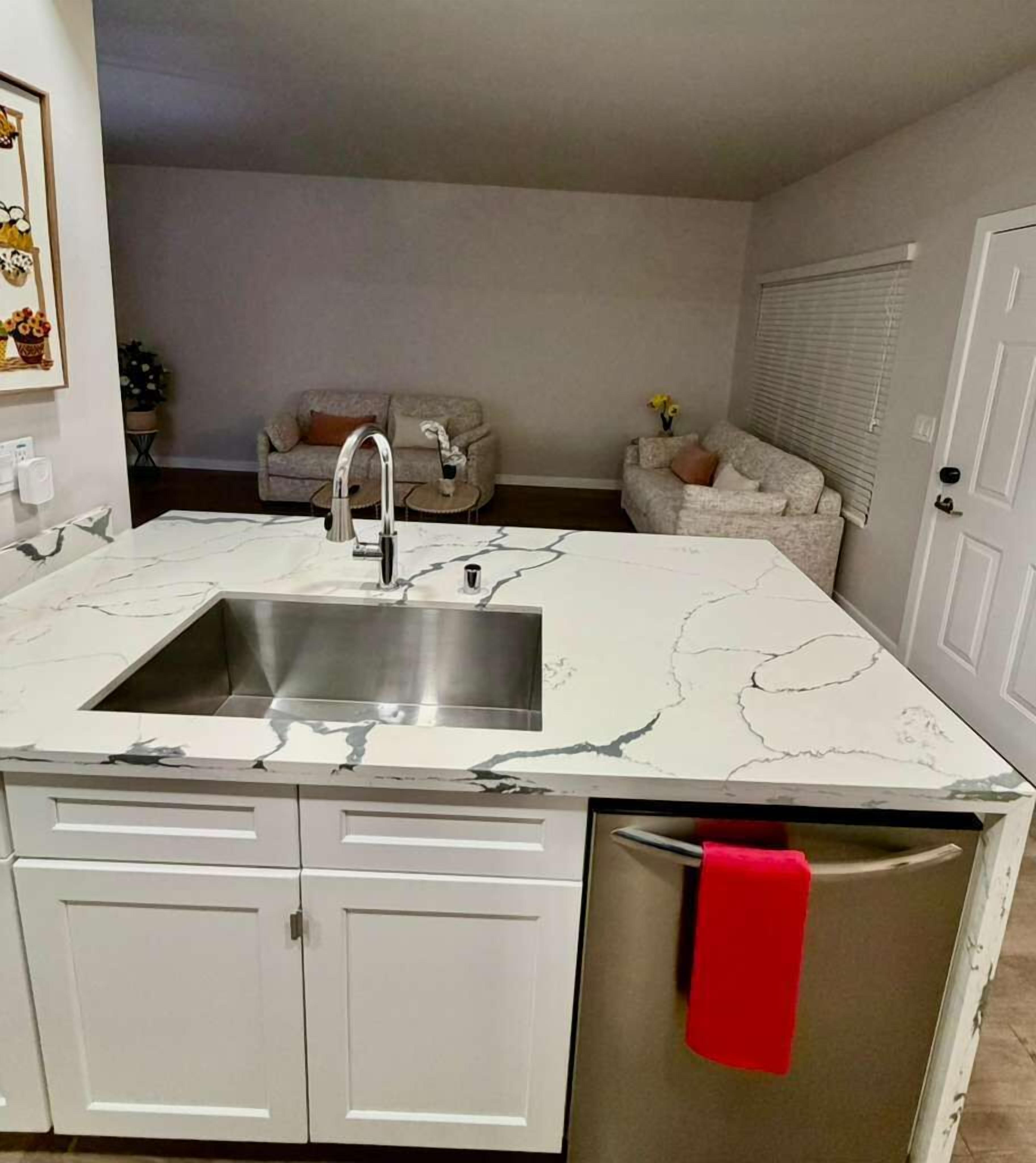 Apartment, 2 Bedrooms, Non Smoking | Private kitchen | Full-size fridge, microwave, oven, stovetop