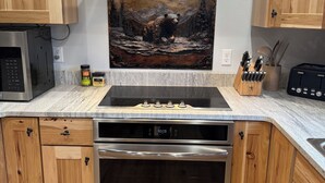 Private kitchen - SOLDOTNA SILVER TIP LODGE —  Authentic Alaska Log Lodge Near World-Class Fishing (Soldotna)