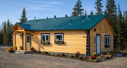 SOLDOTNA SILVER TIP LODGE — Authentic Alaska Log Lodge Near World-Class Fishing