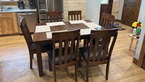 Dining - SOLDOTNA SILVER TIP LODGE —  Authentic Alaska Log Lodge Near World-Class Fishing (Soldotna)