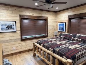 3 bedrooms, iron/ironing board, WiFi (free), bed sheets
