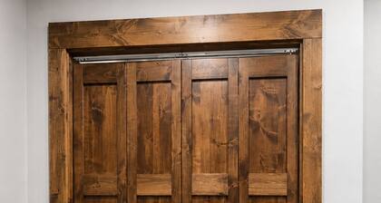 SOLDOTNA SILVER TIP LODGE — Authentic Alaska Log Lodge Near World-Class Fishing