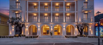 Royal Nidri Suites