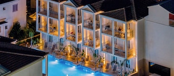 Royal Nidri Suites