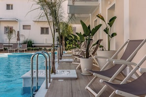 Piscina externa sazonal