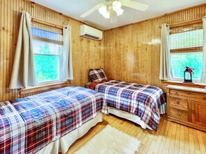 Room - Fifty One Grays - Quaint Country Retreat in Tannersville (Tannersville)