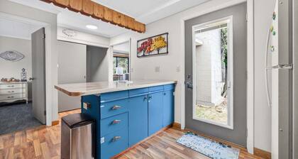 Water's Edge on Island Lake, Heirloom Vacations