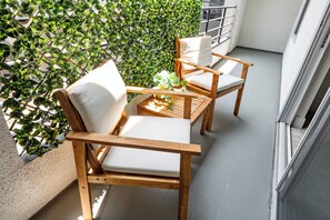 Property grounds - Cozy 1bd apartment in brilliant Marina del Rey with pool, gym and free parking! (Marina del Rey)